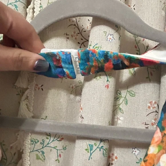 Revolve NBD x The Naven Twins Floral Cutout Romper Size Small EUC‎ - Picture 4 of 10